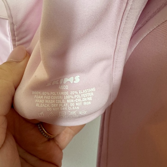 Skims Removable Straps Bra in Petal size 46DD - Picture 5 of 6